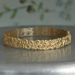 brazalete oro mujer